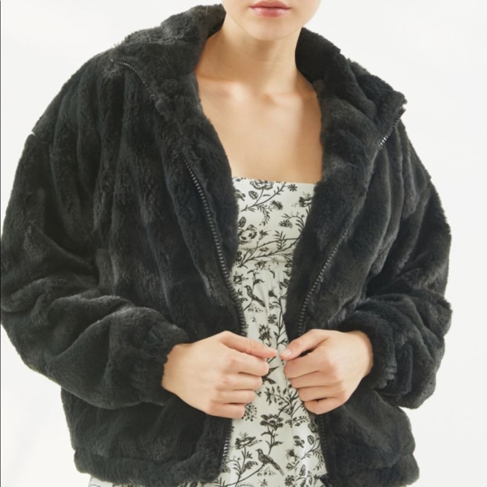 UO Fur Jacket (S)